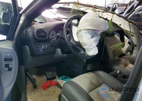 2004 Dodge Grand Caravan Sxt z USA, uszkodzony, nr VIN 2D4GP44L84R570378